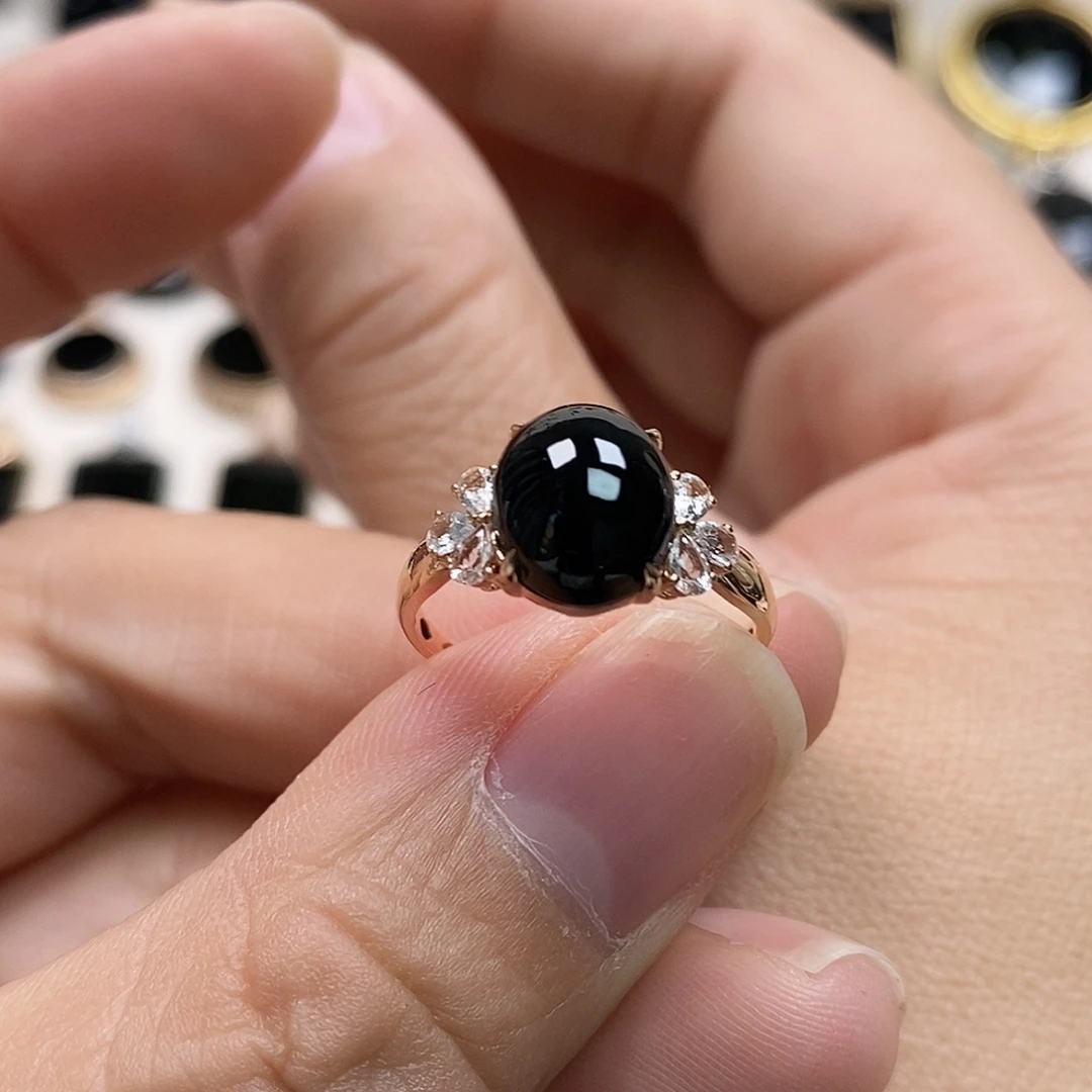 翡翠18K金镶嵌戒指