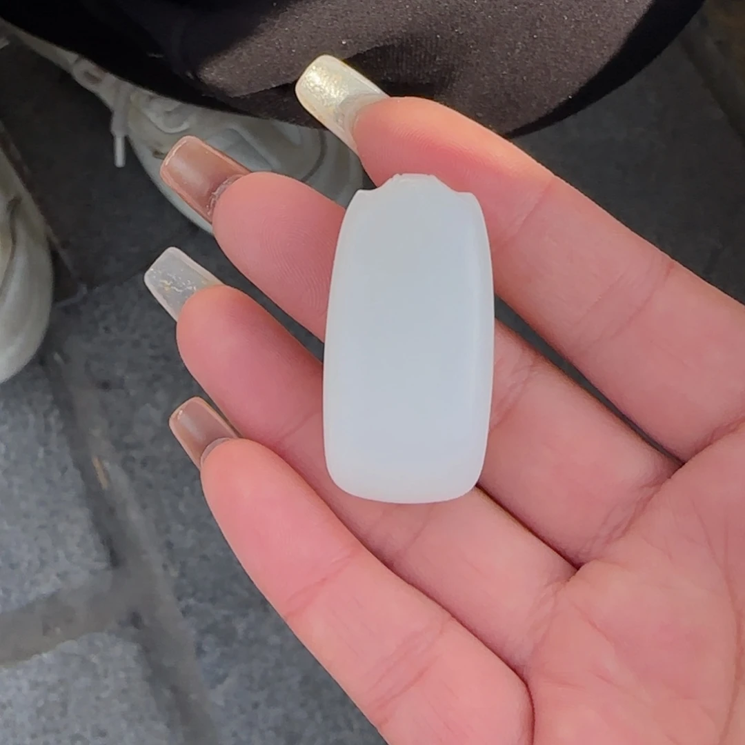 和田玉未镶嵌颈饰黑山