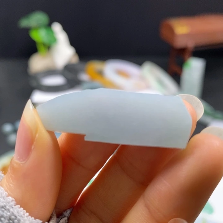 定制翡翠未镶嵌含工
