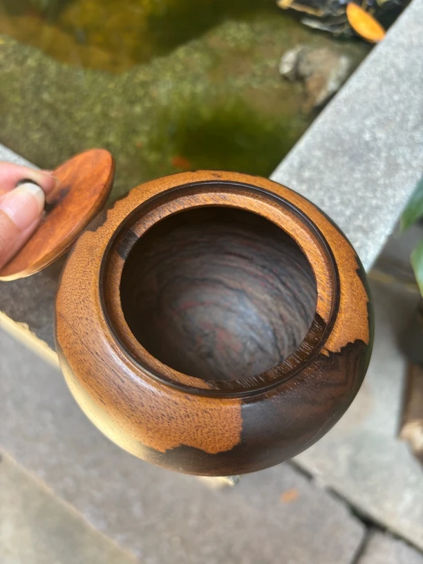 10.5*9 C m尺寸自带山水纹／黑柿木醒茶罐