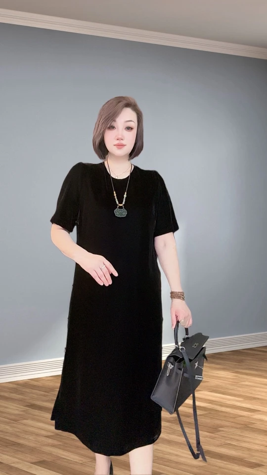 鑫姐➕气质轻奢显瘦遮肉两侧手工盘扣设计丝绒连衣裙