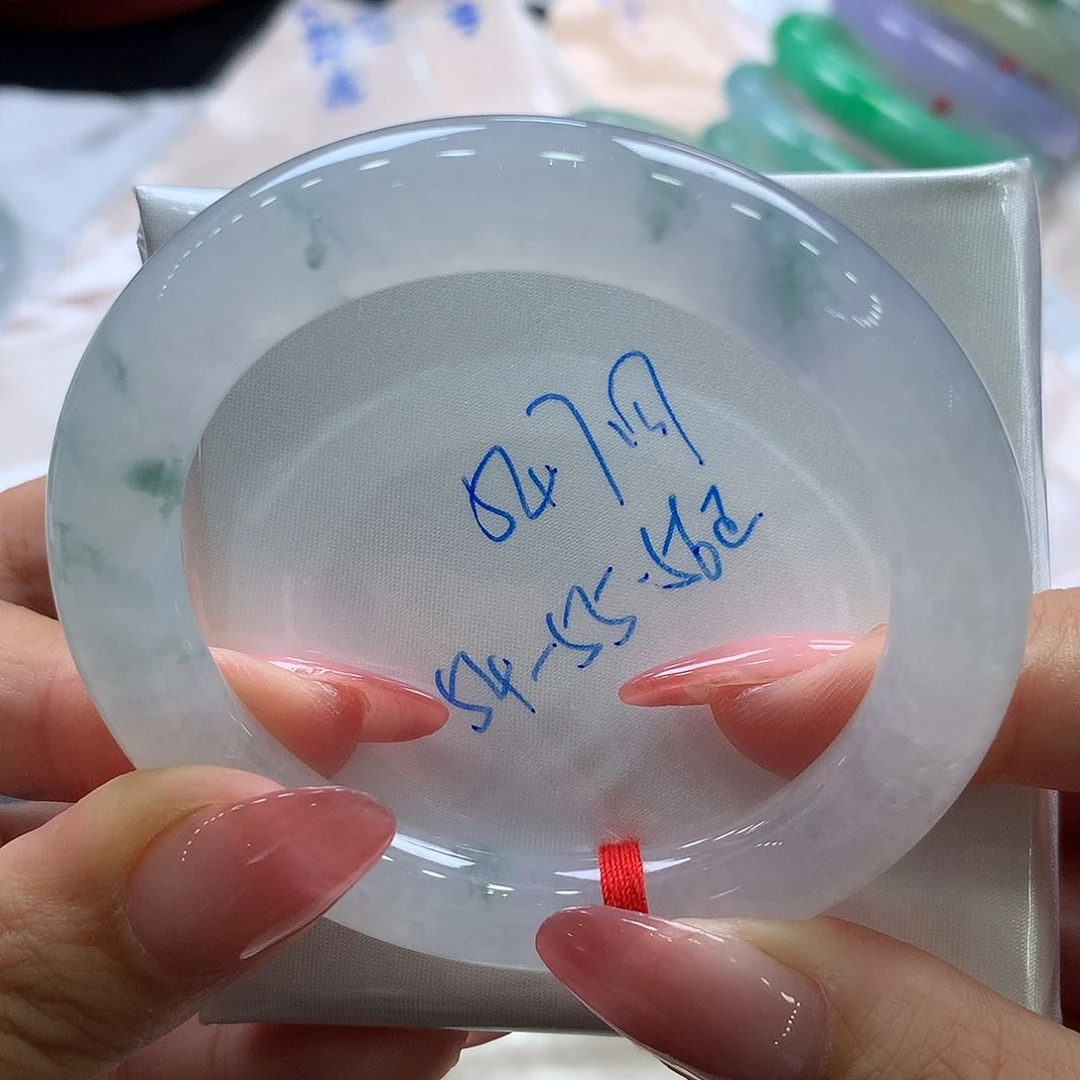 翡翠手镯未镶嵌54.7圆