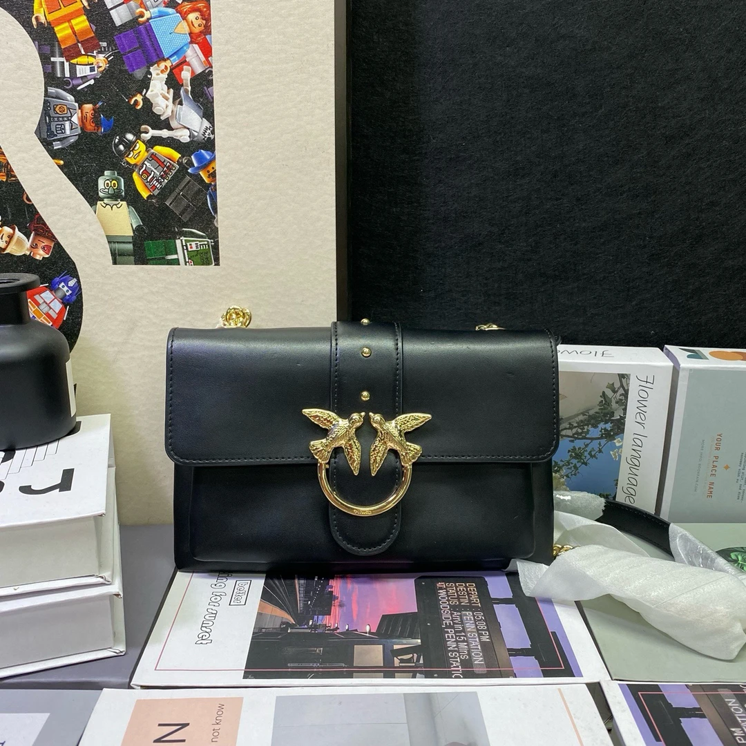 95新 PINKO 23573斜挎包24*15