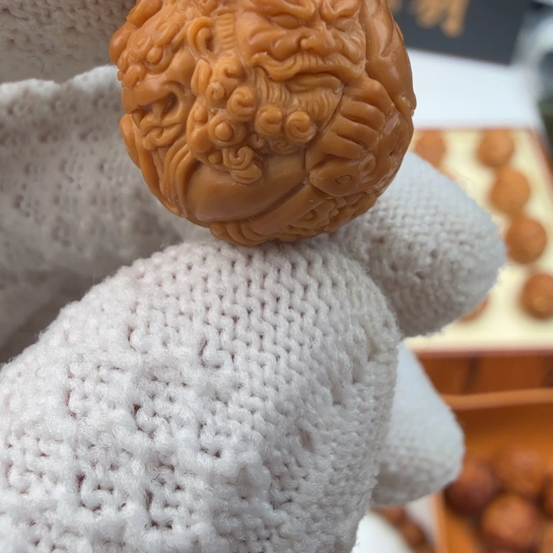 吊坠猴头核桃财宝天王