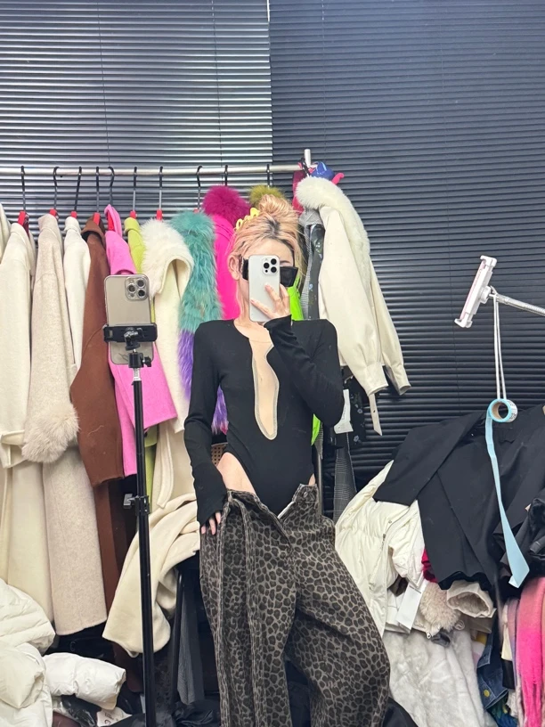 黑色镂空长袖定位衣