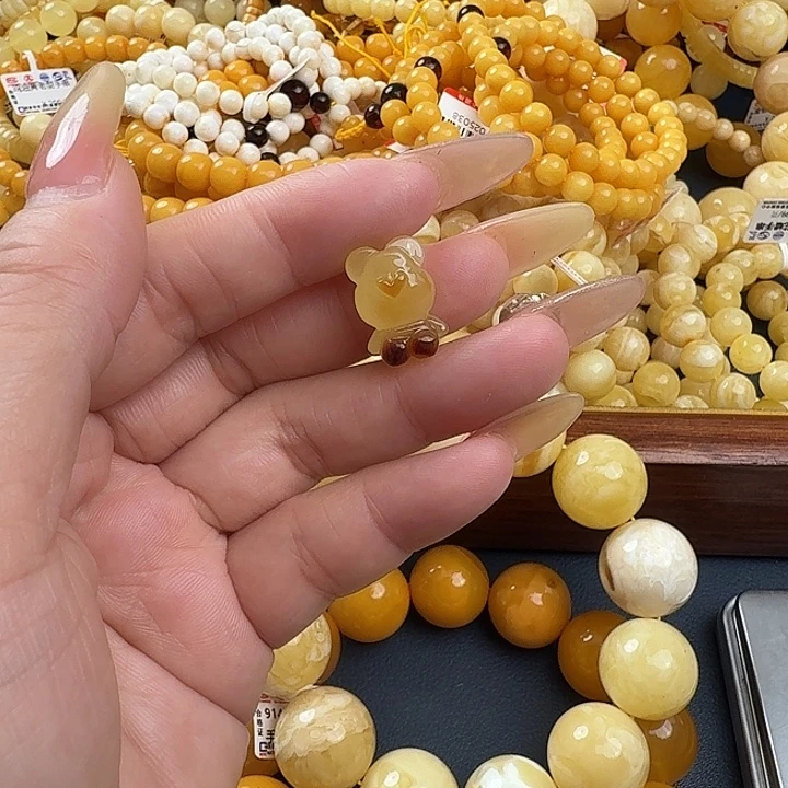 琥珀未镶嵌珠宝奇石