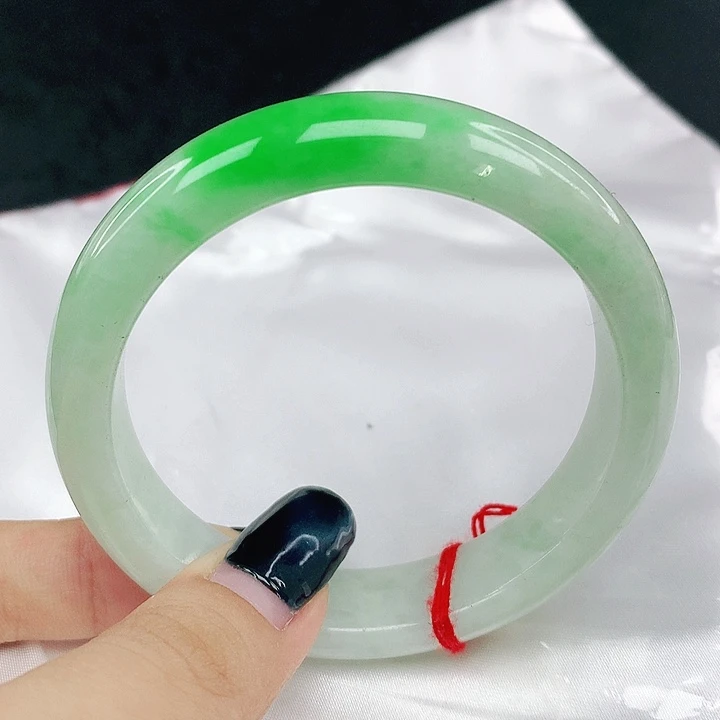 翡翠手镯未镶嵌圈55.5，5402