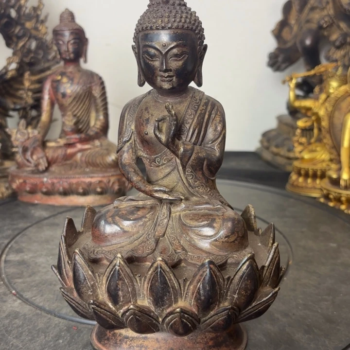 莲花如来黄铜摆件