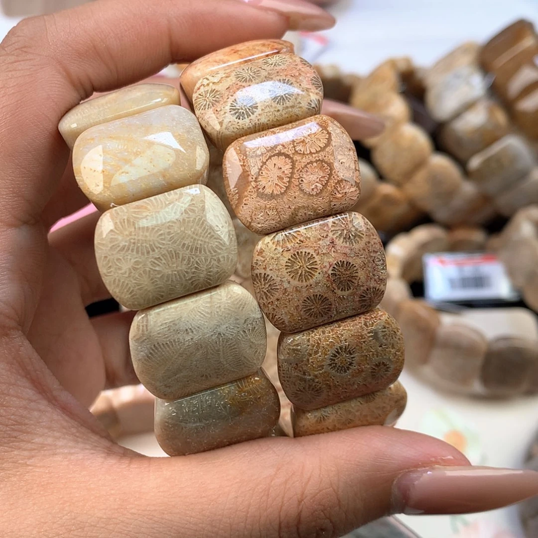 【闪购商品】颈饰未镶嵌硅化珊瑚（珊瑚玉）叶*