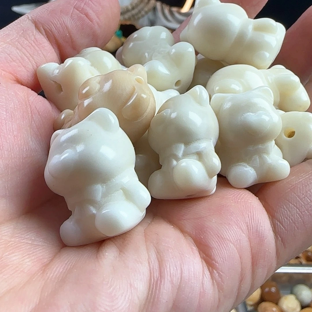 菩提根/象牙果手串瑕疵白色爱心熊5颗不挑瑕有裂