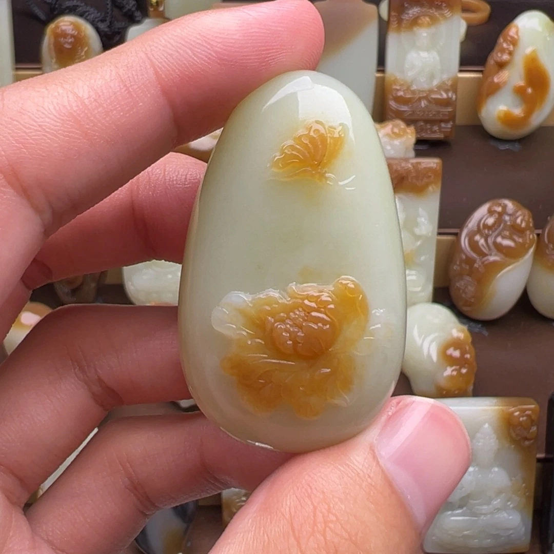 和田玉（糖玉）未镶嵌颈饰