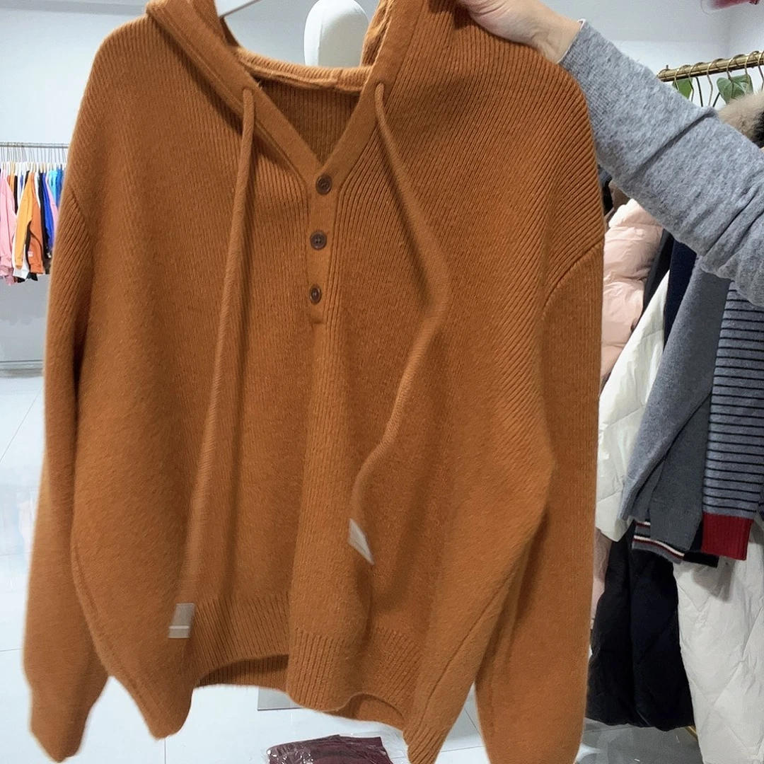 南瓜色连帽款毛衣简约