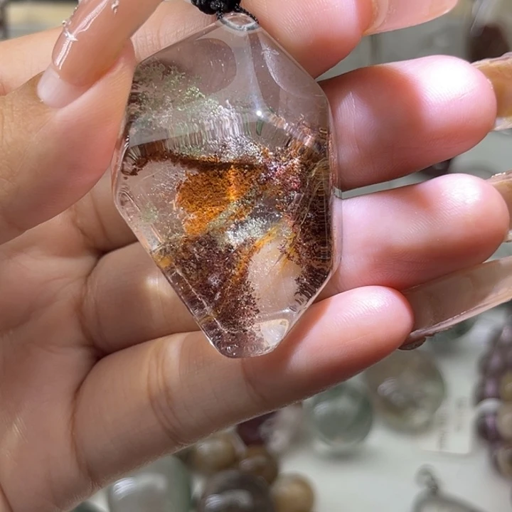 未镶嵌吊坠(赠链)水晶