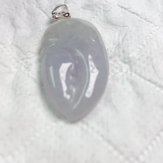 翡翠颈饰未镶嵌寒**影吊坠