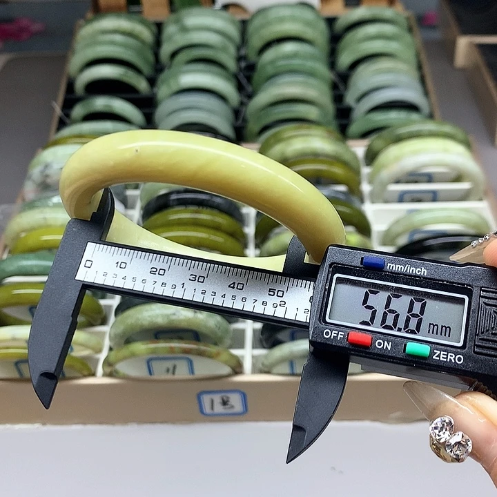 未镶嵌蛇纹石玉手镯37