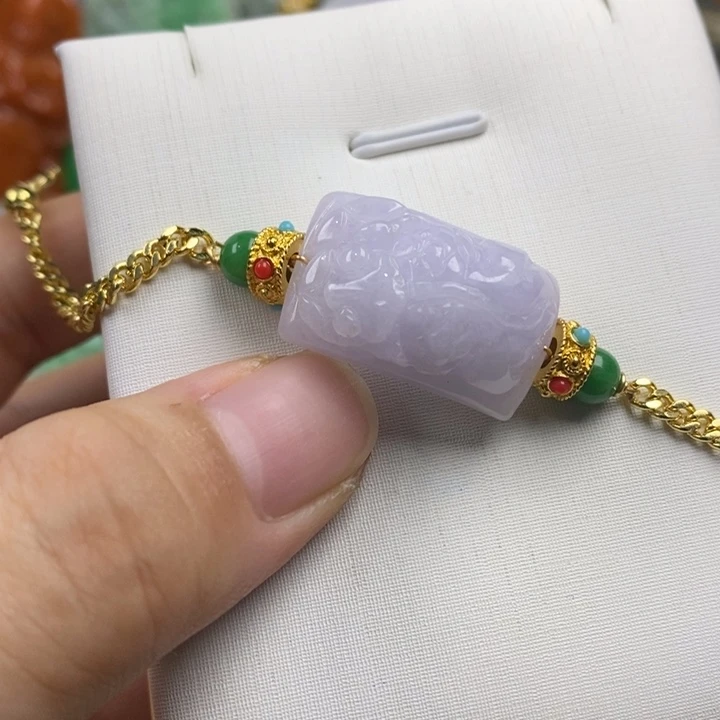 翡翠未镶嵌吊坠(赠链)