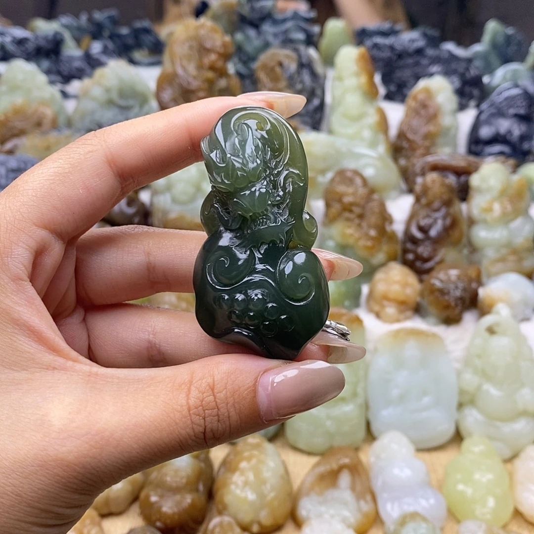 颈饰未镶嵌和田玉