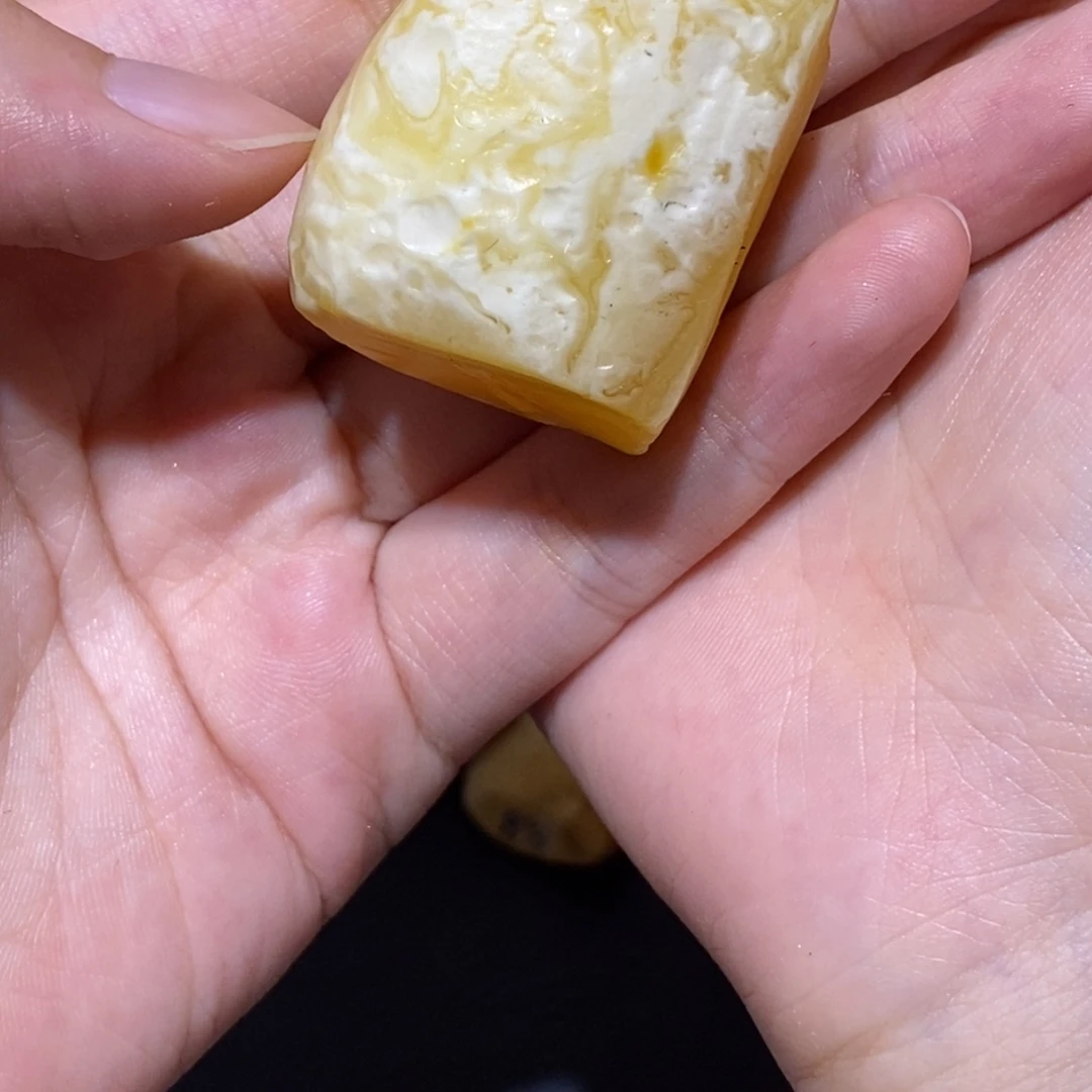 张***飞定制琥珀未镶嵌蜜蜡原石