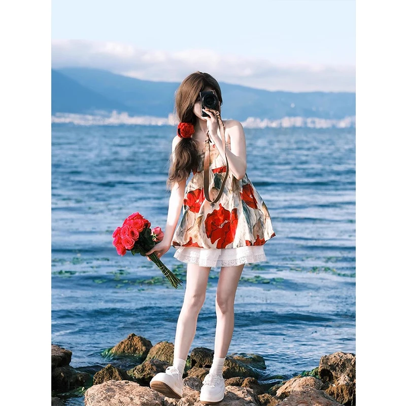 夏日海边穿搭多巴胺独特漂亮抹胸吊带上衣女夏外穿蓬蓬碎花连衣裙