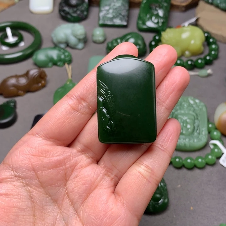 福***生和田玉未镶嵌颈饰