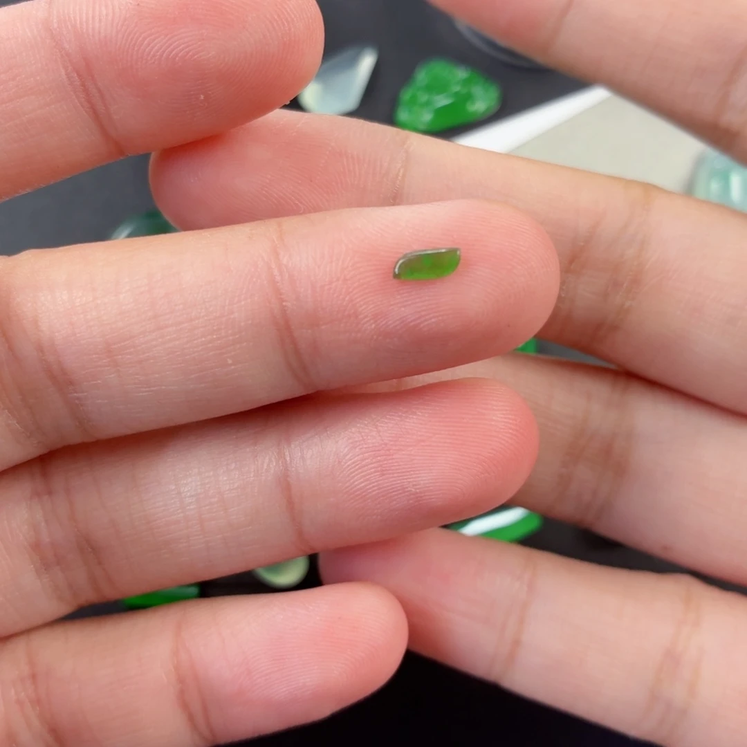 ****‍翡翠未镶嵌颈饰翡翠