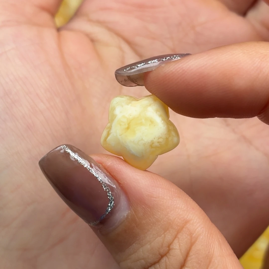 S***儿琥珀未镶嵌裸石蜜蜡
