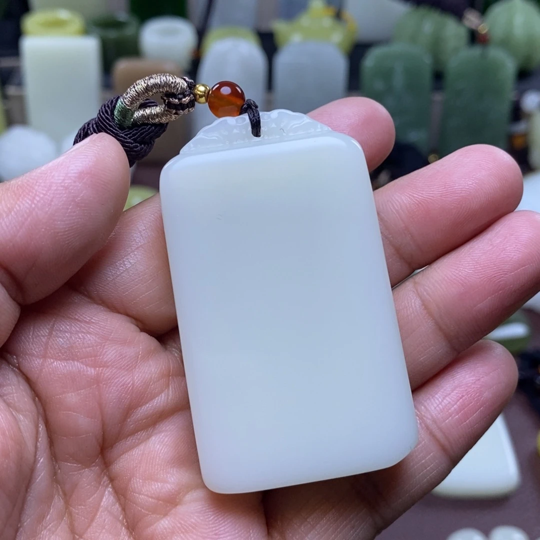 和田玉（糖玉）未镶嵌颈饰