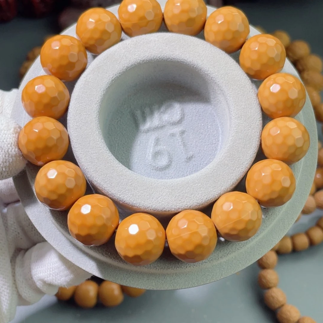 猴头核桃吊坠3*3全品钻石