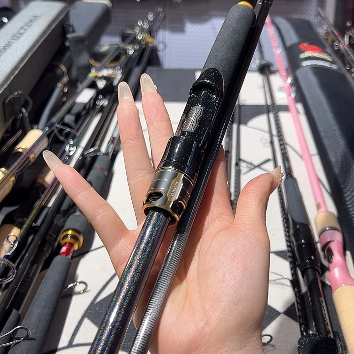 行***了碳素2.4m两节路亚杆