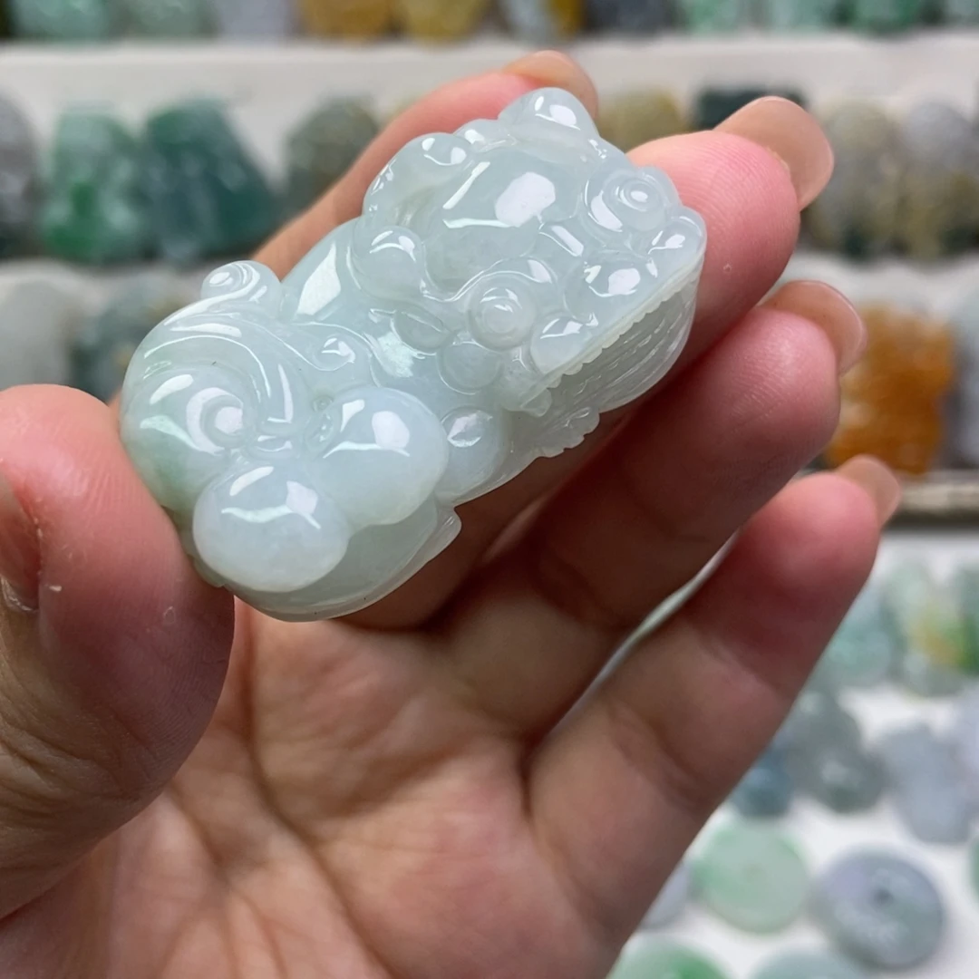 翡翠未镶嵌吊坠(赠链)