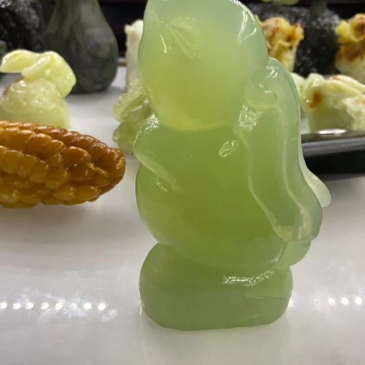 A***洋石材天然岫岩玉摆件