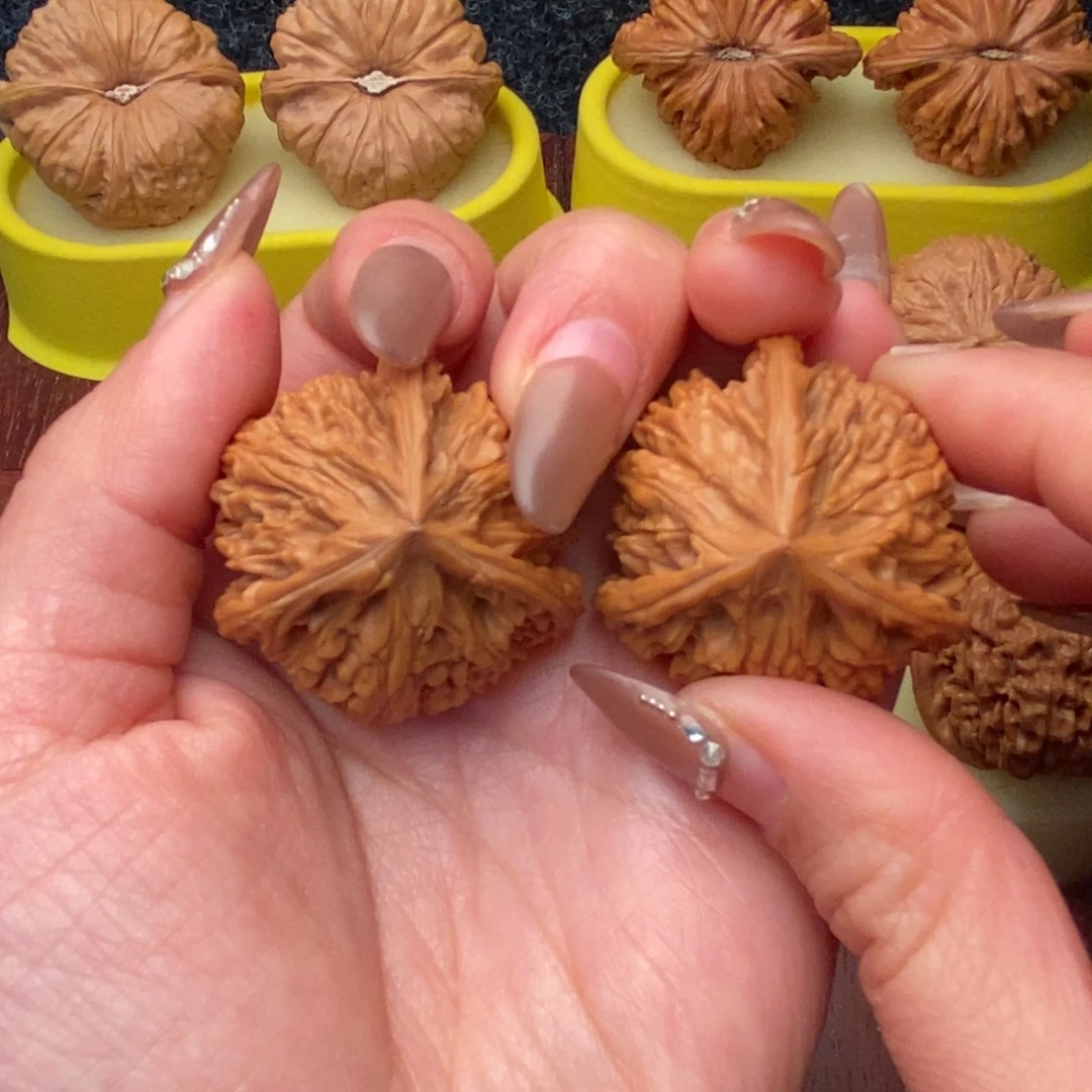 牛***刀文玩核桃把件36文山 三棱