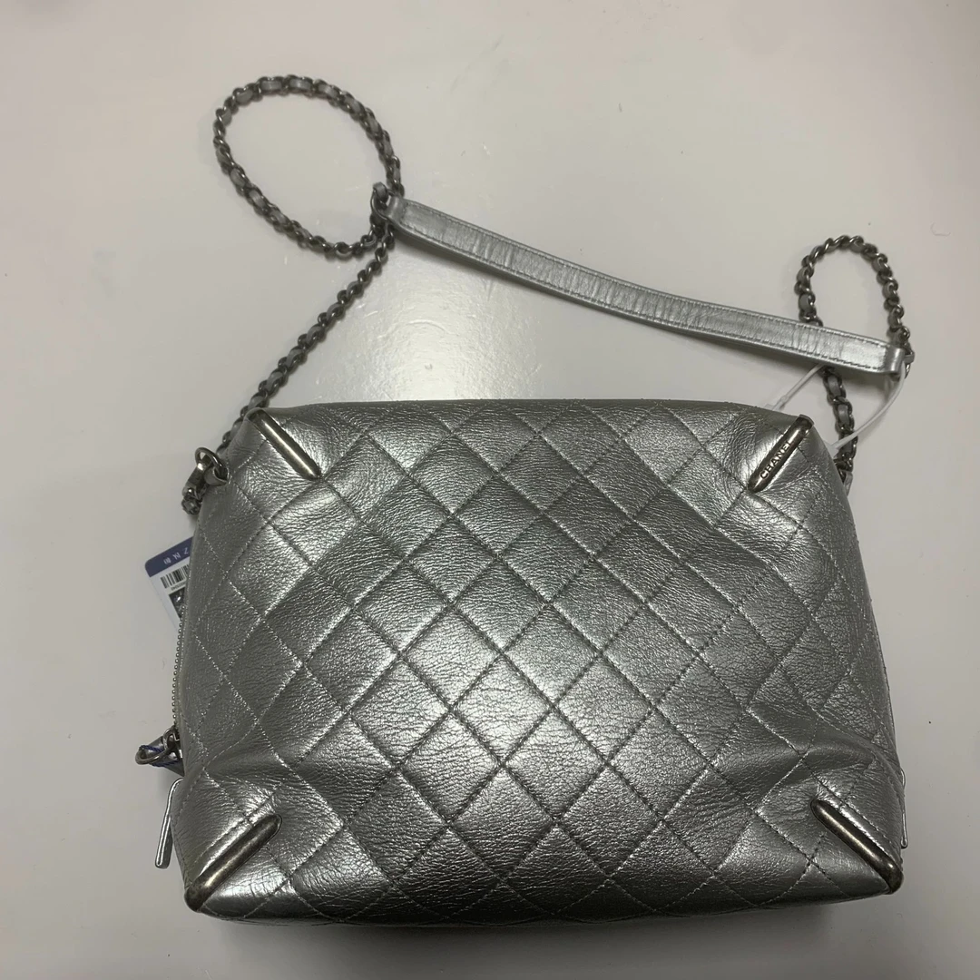 95新 Chanel/香奈儿 银色斜挎包