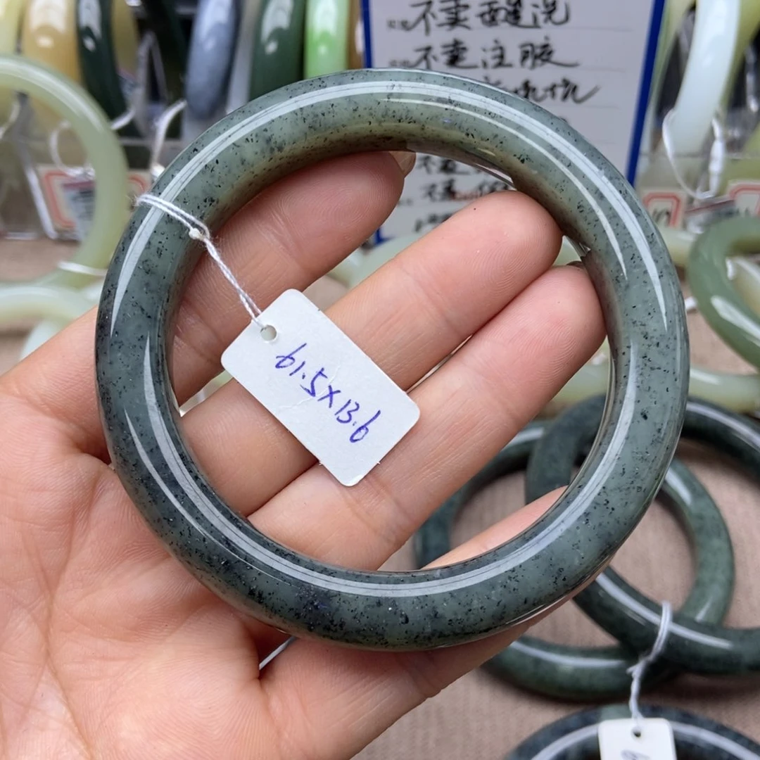 和田玉手镯未镶嵌行*咎