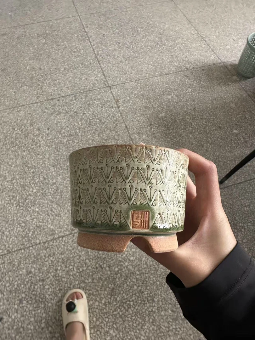 景德镇乌卅里手工多肉花盆预售