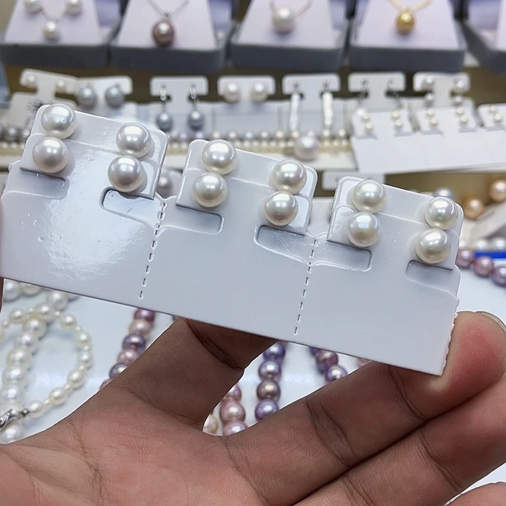 颈饰18K金镶嵌淡水珍珠