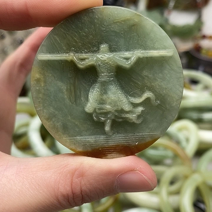 蛇纹石玉颈饰未镶嵌岫玉大圣归来