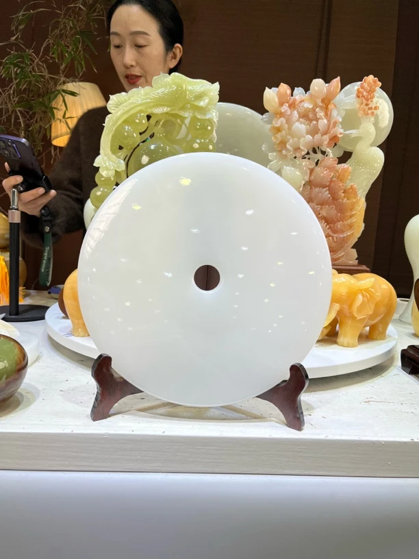 精品天然玉石摆件