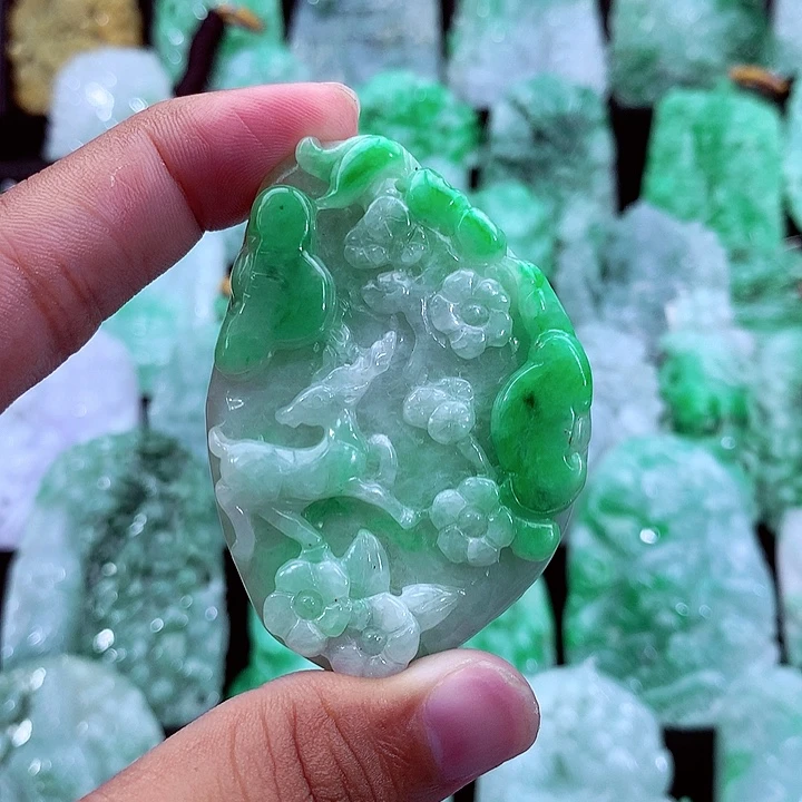 吊坠(不含链)未镶嵌翡翠