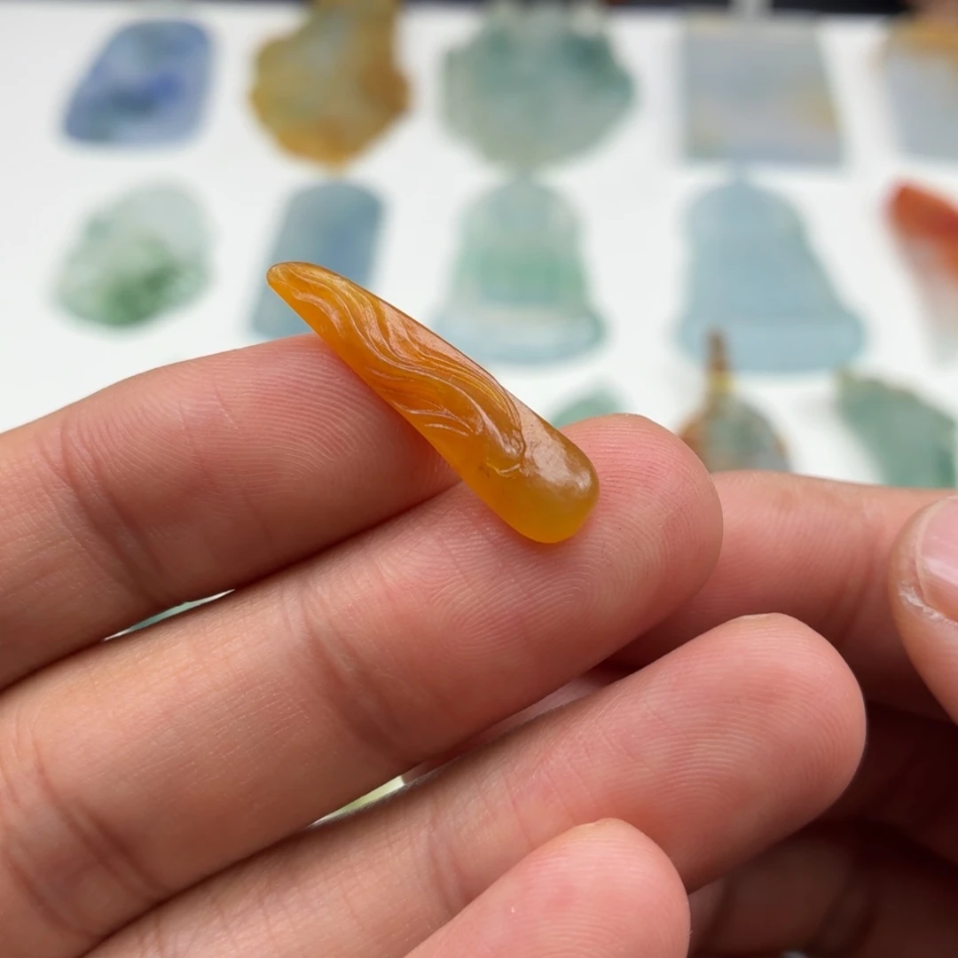 定制翡翠未镶嵌鱼