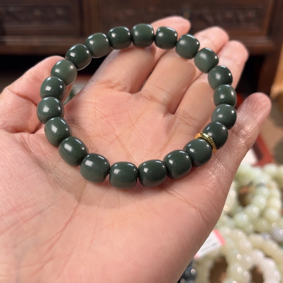 春***哥和田玉未镶嵌手链