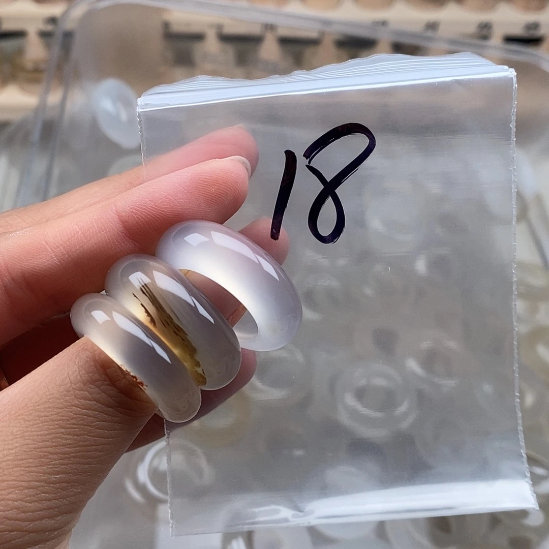 未镶嵌戒指玛瑙/玉髓胡**丁