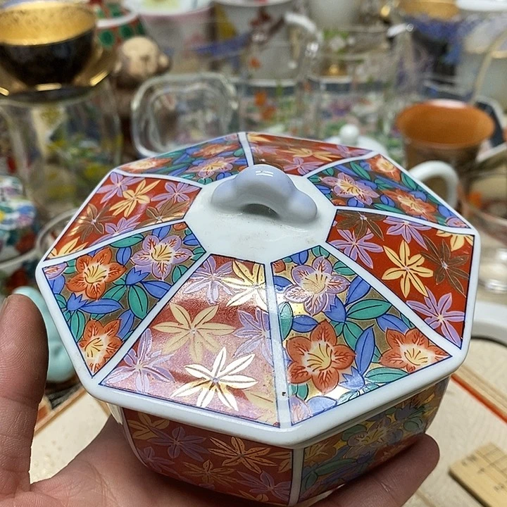 茶壶紫砂杯子的味道就好像你吃着一块一