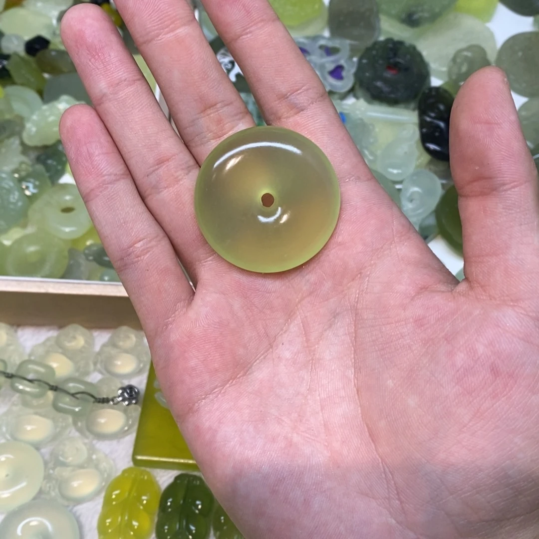 岫玉未镶嵌吊坠(不含链)