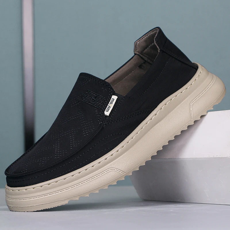 男鞋新款夏季冰丝透气时尚休闲鞋防滑软底一脚蹬开车鞋超轻爸爸鞋