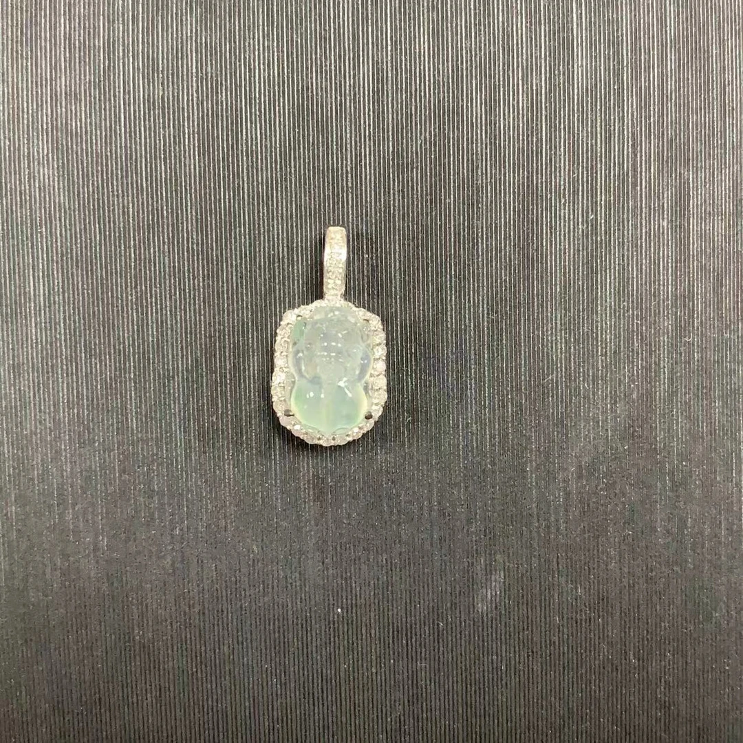 飘绿貔貅 天然缅甸A货翡翠18K镶嵌南非钻
