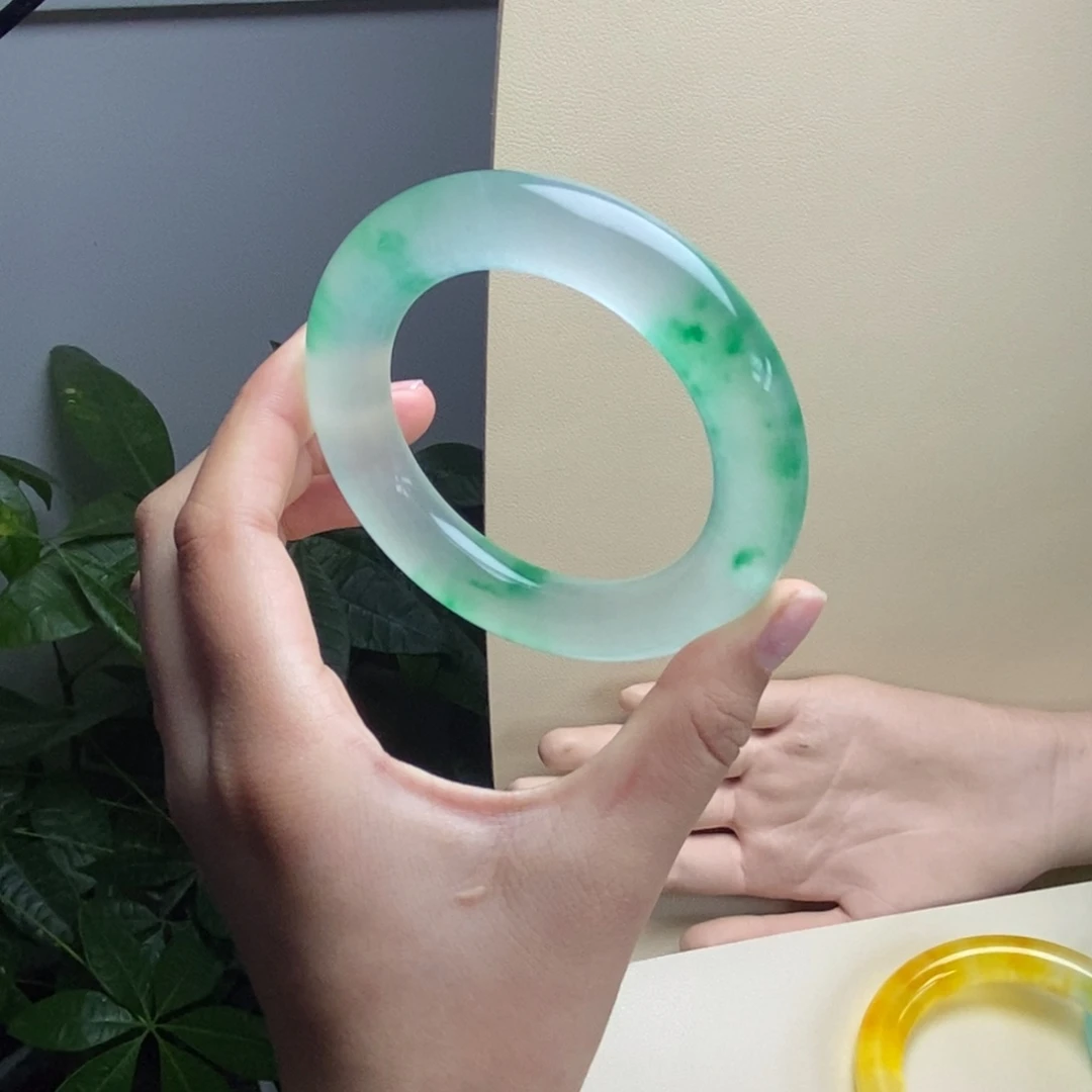善***缘玉时尚飘花手镯 60 善缘
