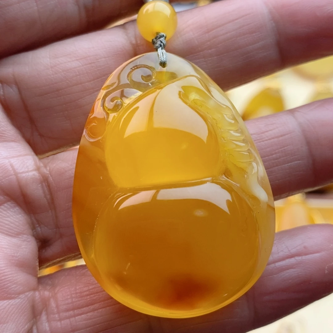 琥珀颈饰未镶嵌葫芦