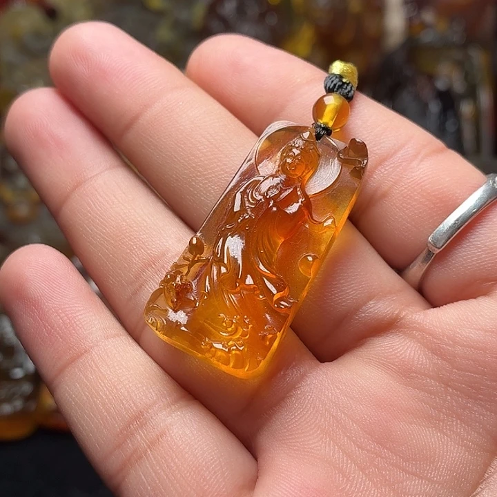 琥珀未镶嵌颈饰155