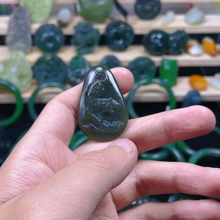 和田玉未镶嵌挂件